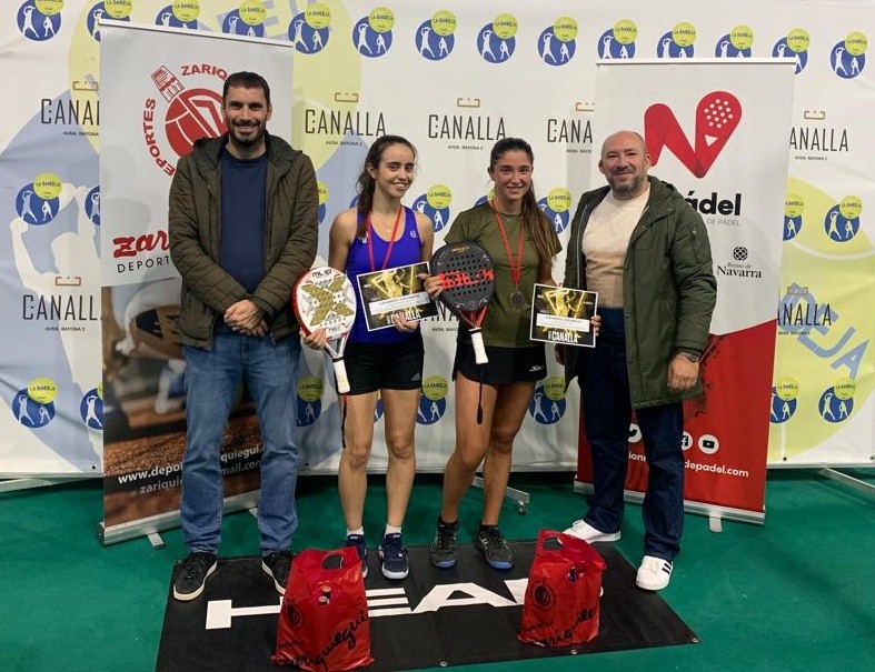 Aimar Goñi y Álvaro Sola y Marta Sexmilo y Maite Gabarrús, vencedores de la última prueba absoluta de pádel de la temporada